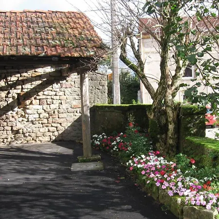A Avec Cour Fleurie, Proche Epinal Et Gerardmer - Fr-1-589-620 Semesterbostad